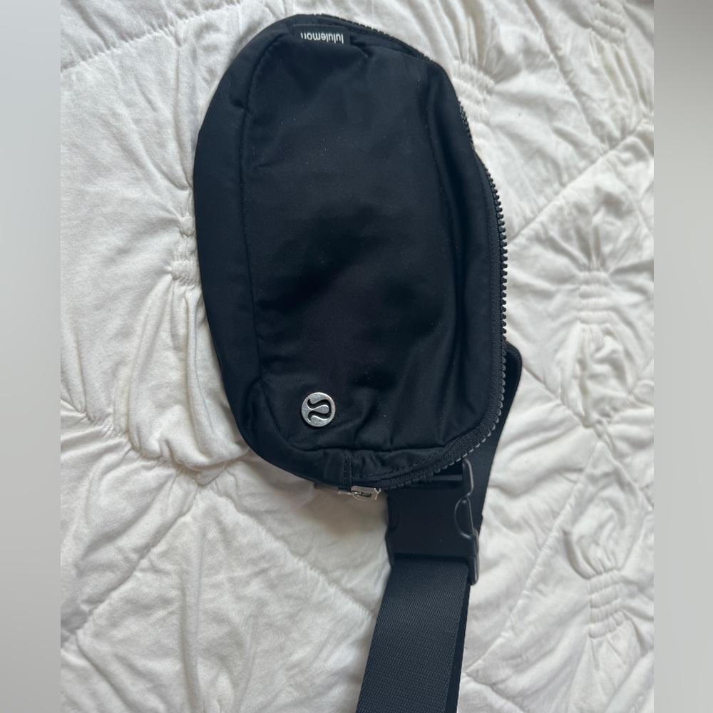 Lululemon belt bag
